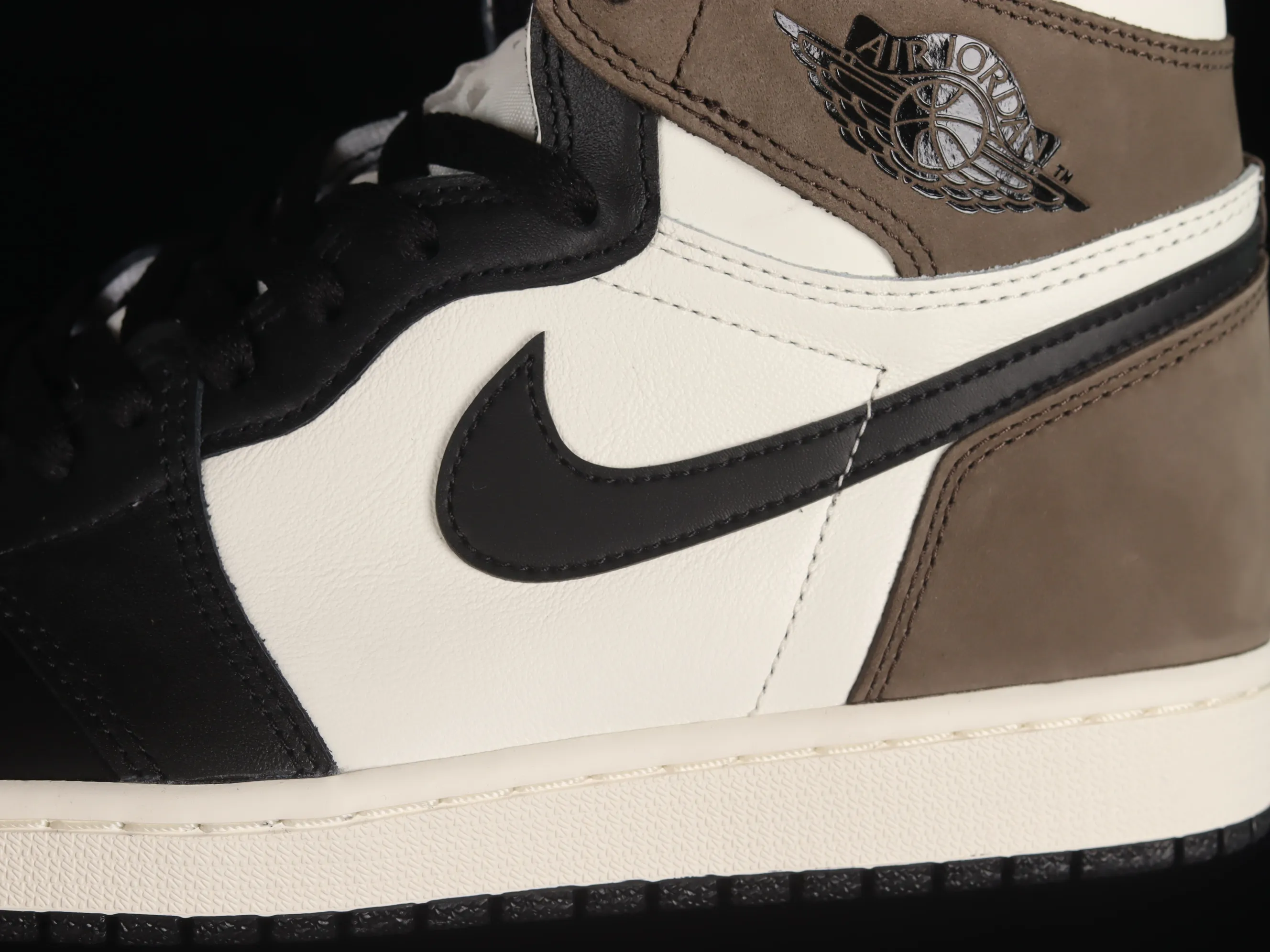All categories Air Jordan Jordan series basketball shoes Air Jordan 1 High LJR version Air Jordan 1 High OG "Dark Mocha" AJ1 Joe 1 small barb 555088-105
